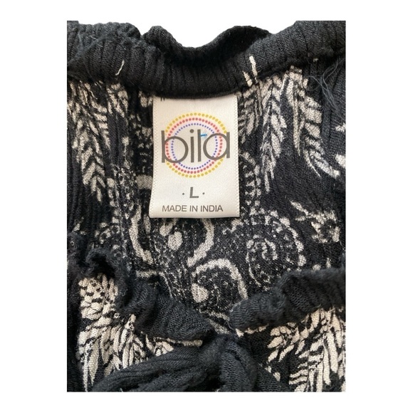 BILA dress, black and white, blouson  style, sleeveless, crinkle crepe fabric,. - Picture 6 of 7